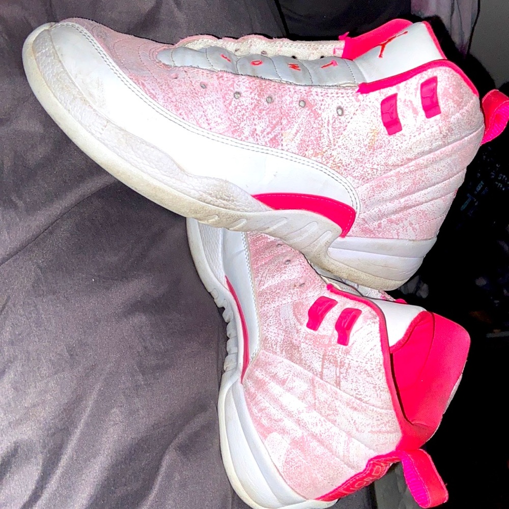 Air Jordan 12 Retro (GS) White/Arctic Punch-Hyper Pink Size 7